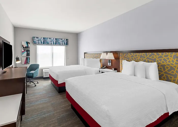 Hampton Inn & Suites Dallas - Farmers Branch