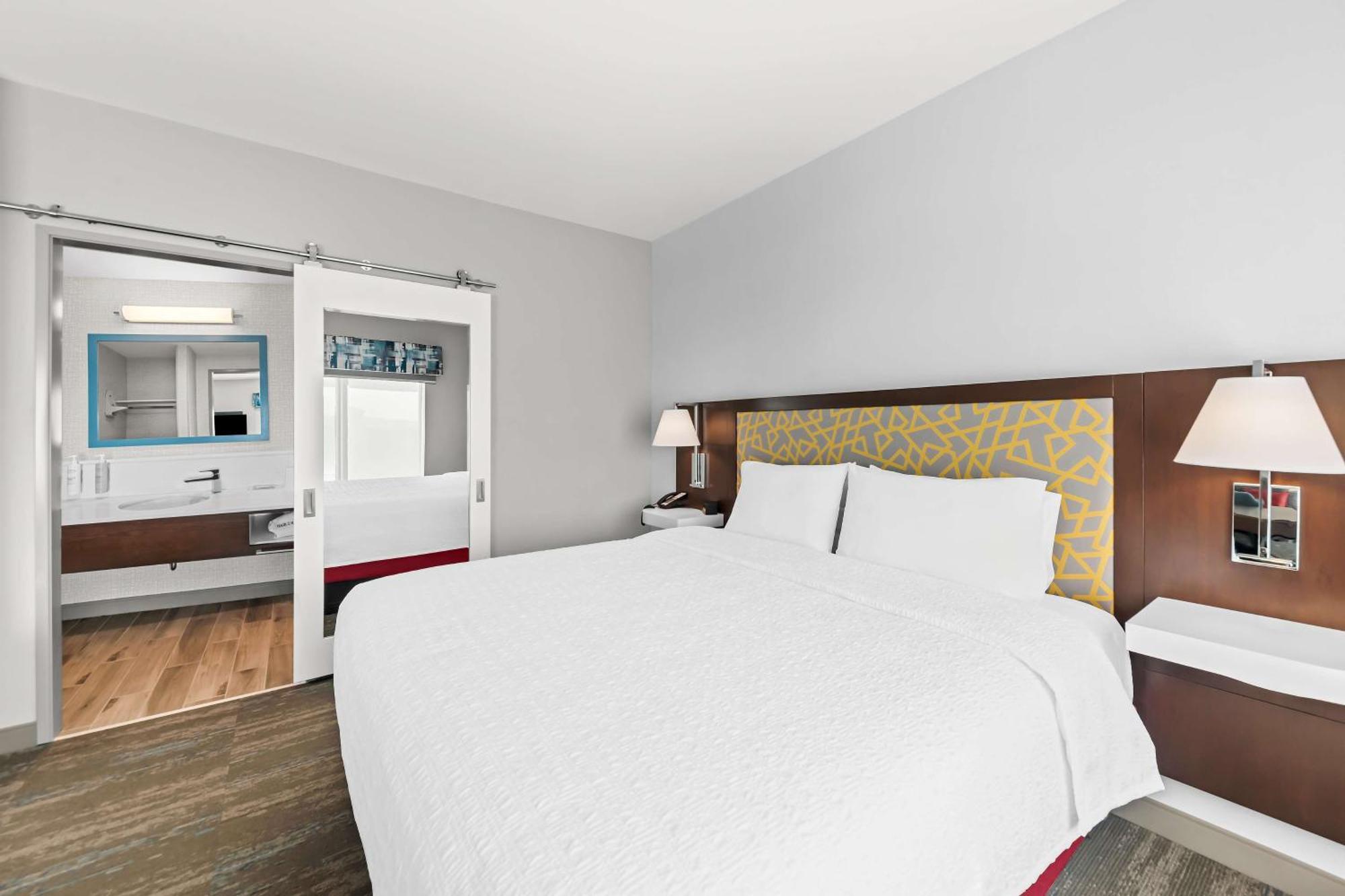 Hampton & Dallas - 3* Farmers Branch