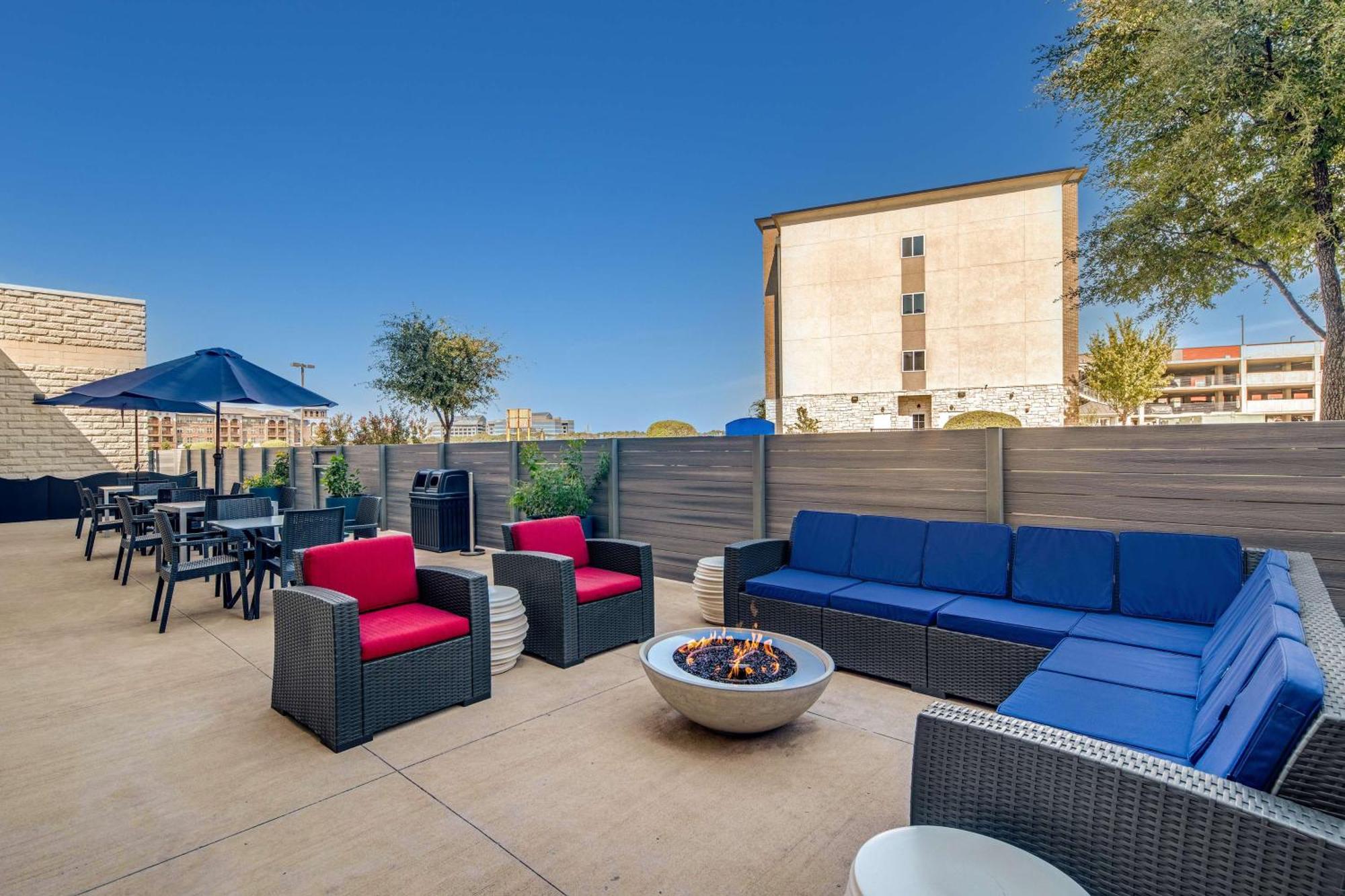 Hampton & Dallas - Hotel 3*