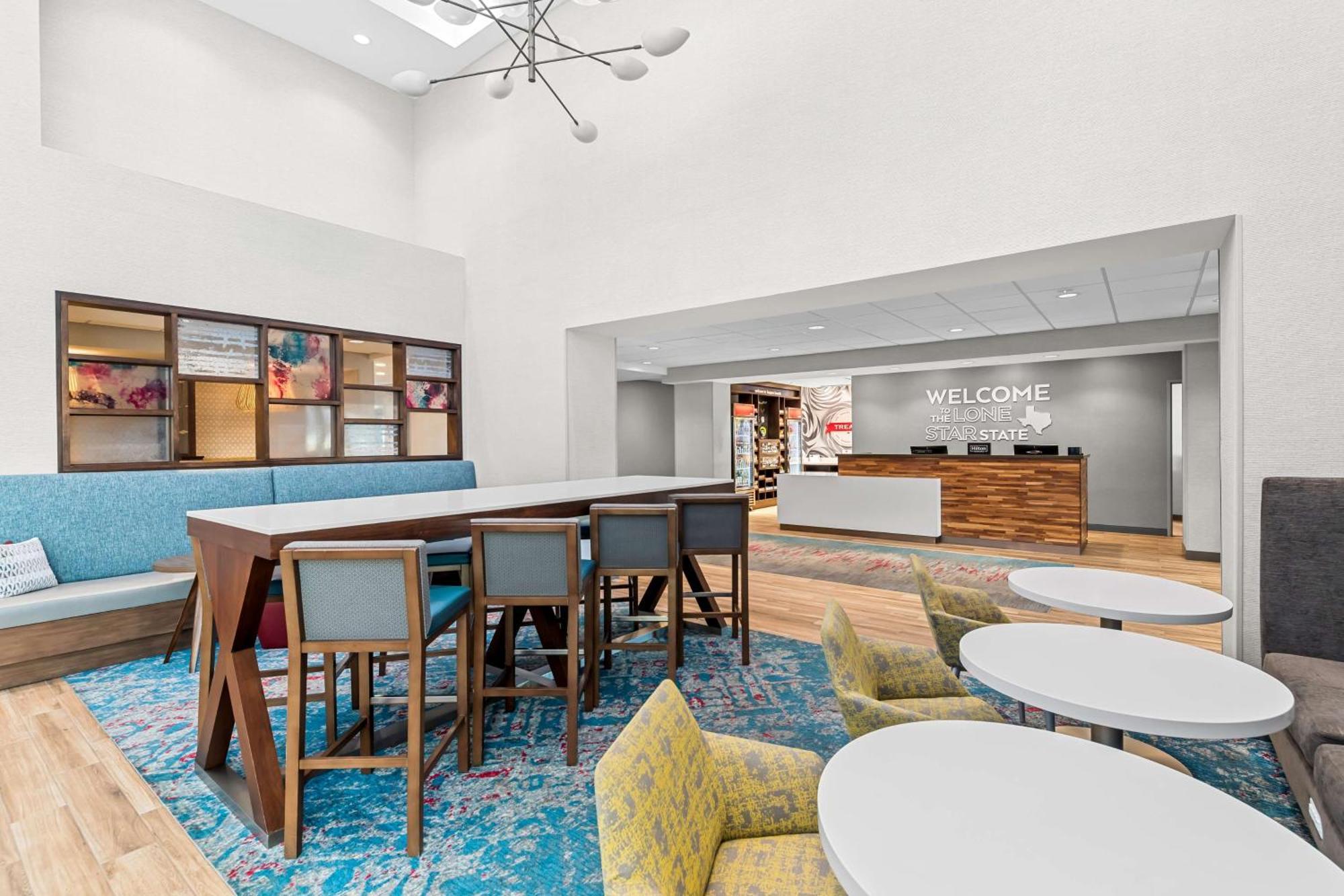 Hampton & Dallas - 3* Farmers Branch