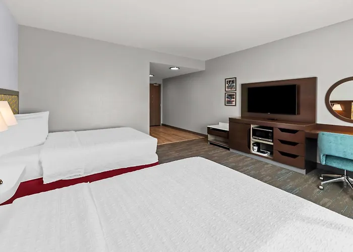 Hampton Inn & Suites Dallas - Farmers Branch