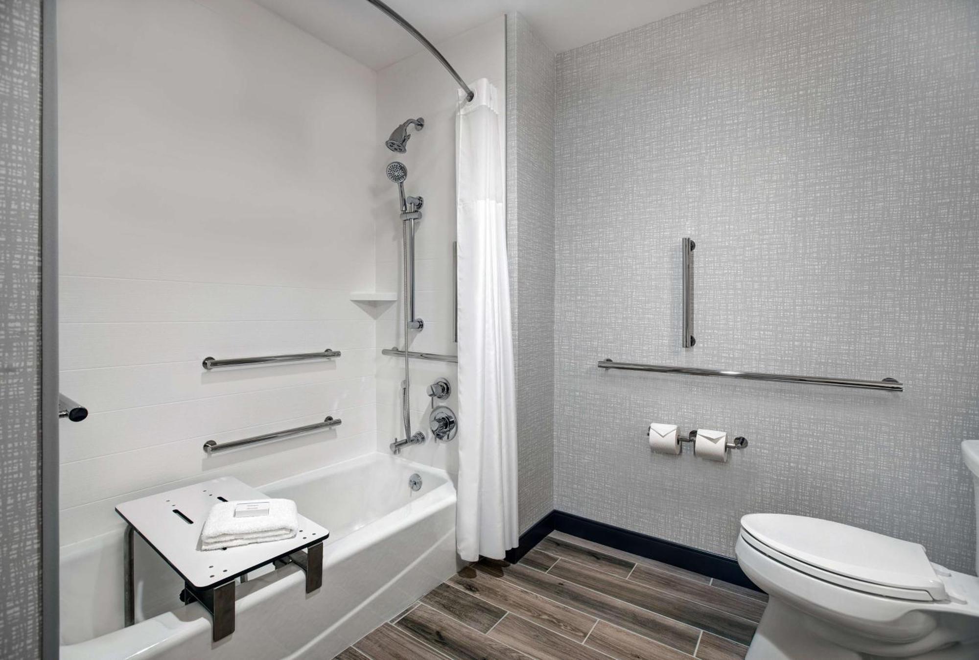 Hotel Hampton & Dallas - Farmers Branch
